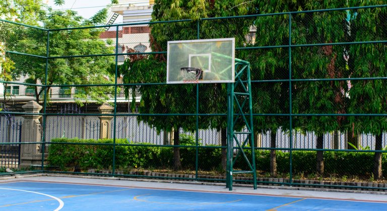 Photo illustration article Les équipements indispensables pour un terrain de basket