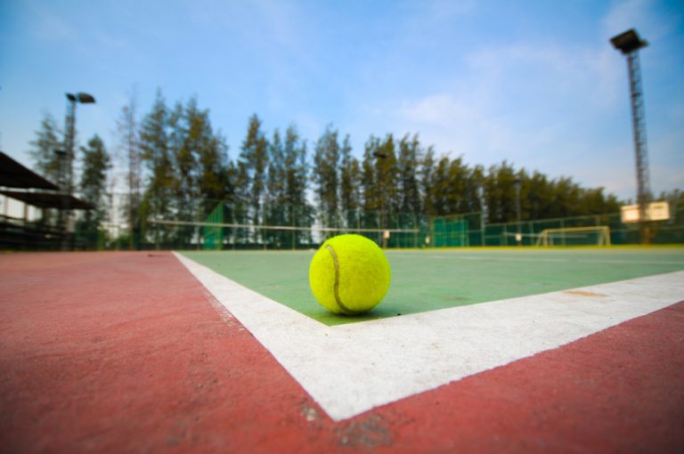 Photo illustration article Comment rénover son court de tennis ?